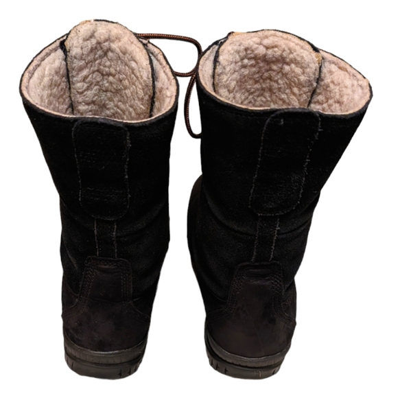 EUC Foldable Timberland 8.5" Shaft Waterproof Black Suede Snow Boots - Picture 3 of 13